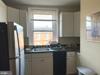 QUEEN VILLAGE - Commercial Sale