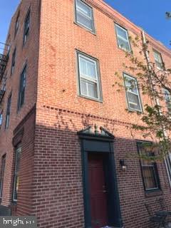 QUEEN VILLAGE - Commercial Sale