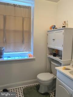 QUEEN VILLAGE - Commercial Sale