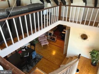 QUEEN VILLAGE - Commercial Sale