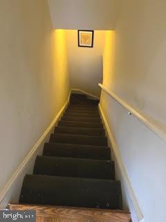 QUEEN VILLAGE - Commercial Sale