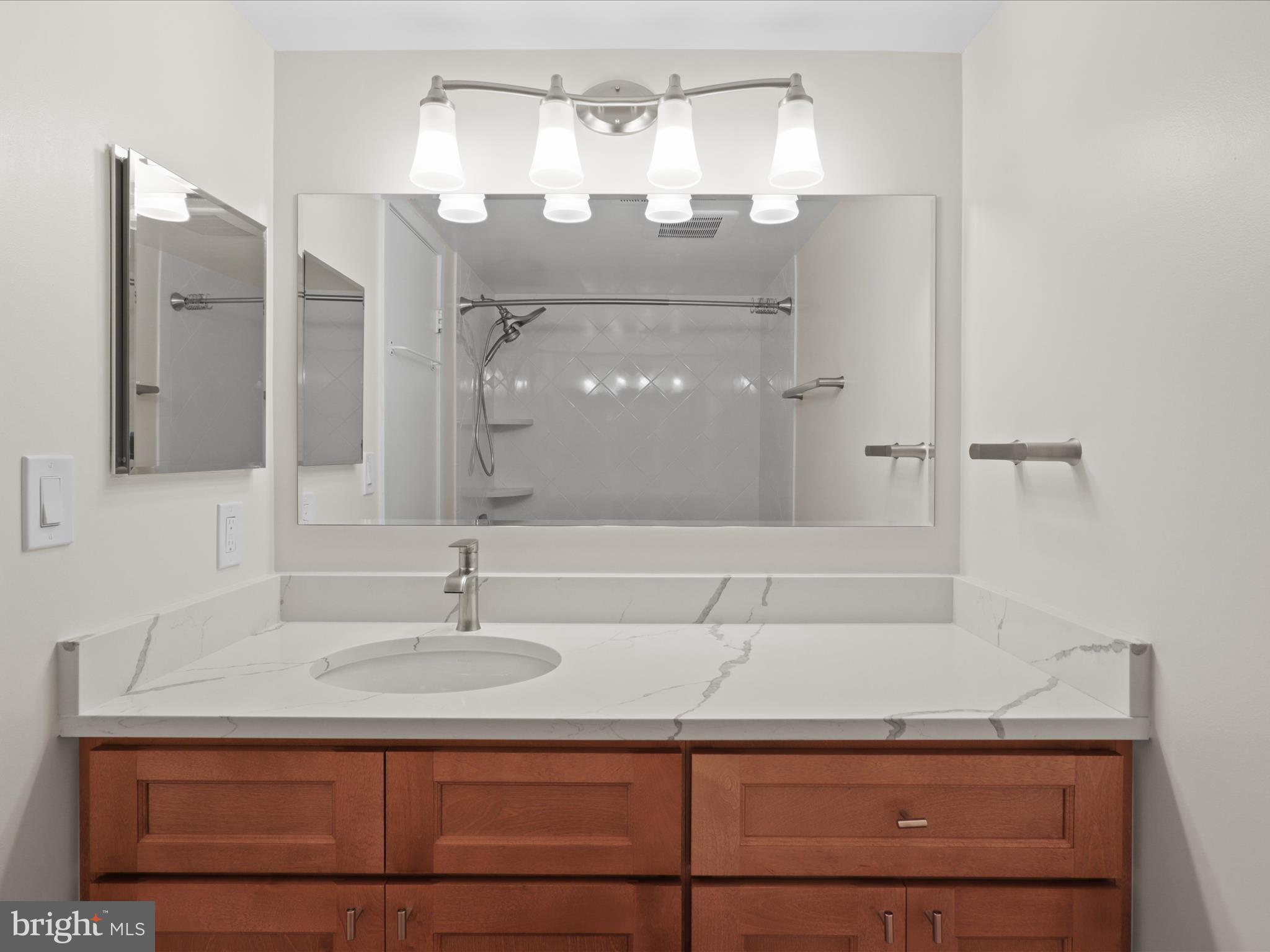 SKYLINE SQUARE CONDO - Residential Lease