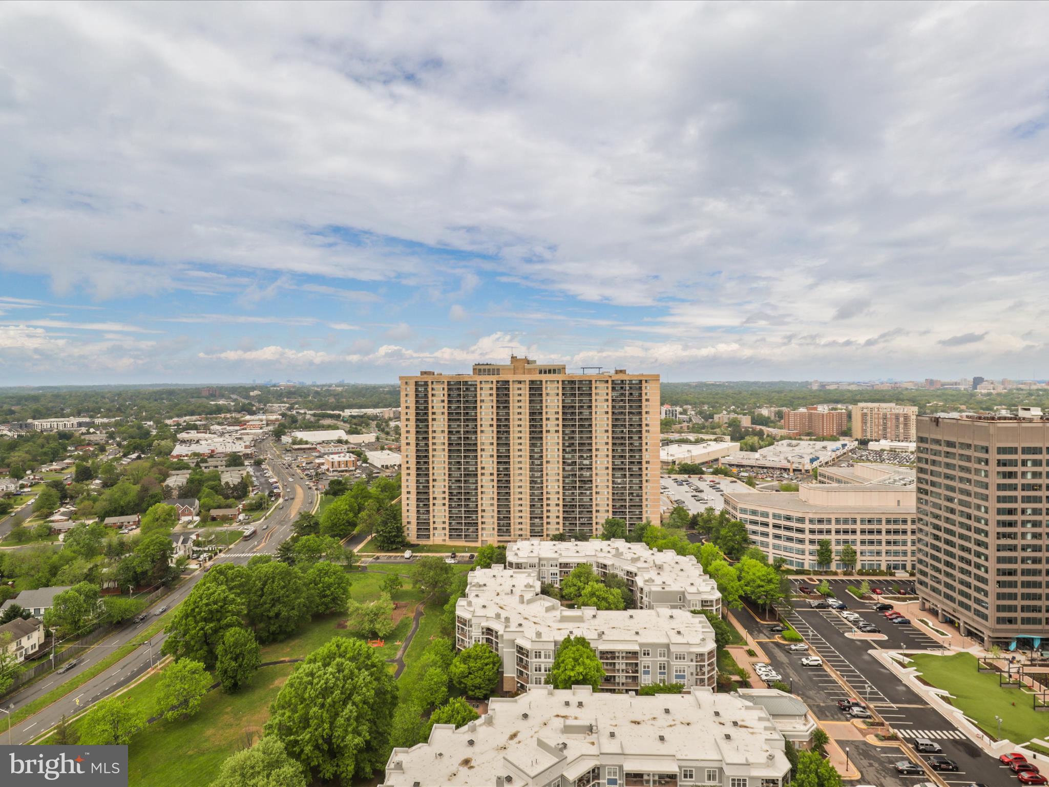 SKYLINE SQUARE CONDO - Residential Lease