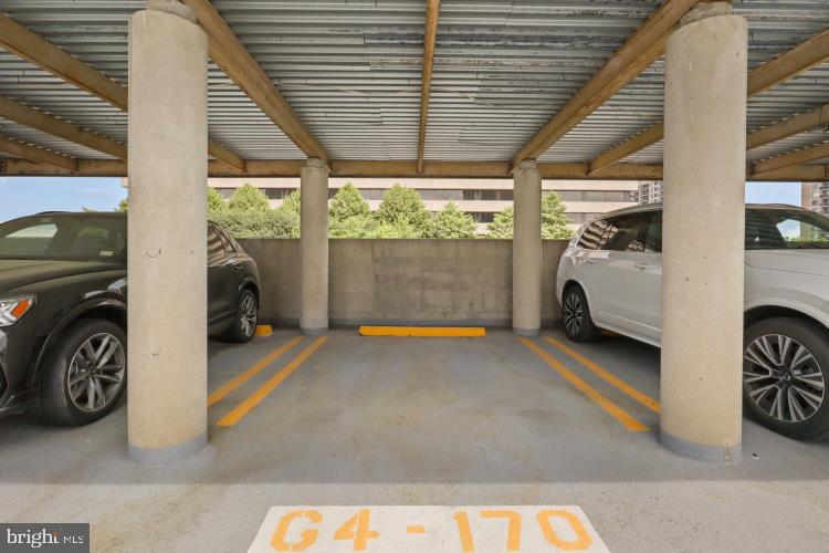 SKYLINE SQUARE CONDO - Residential Lease