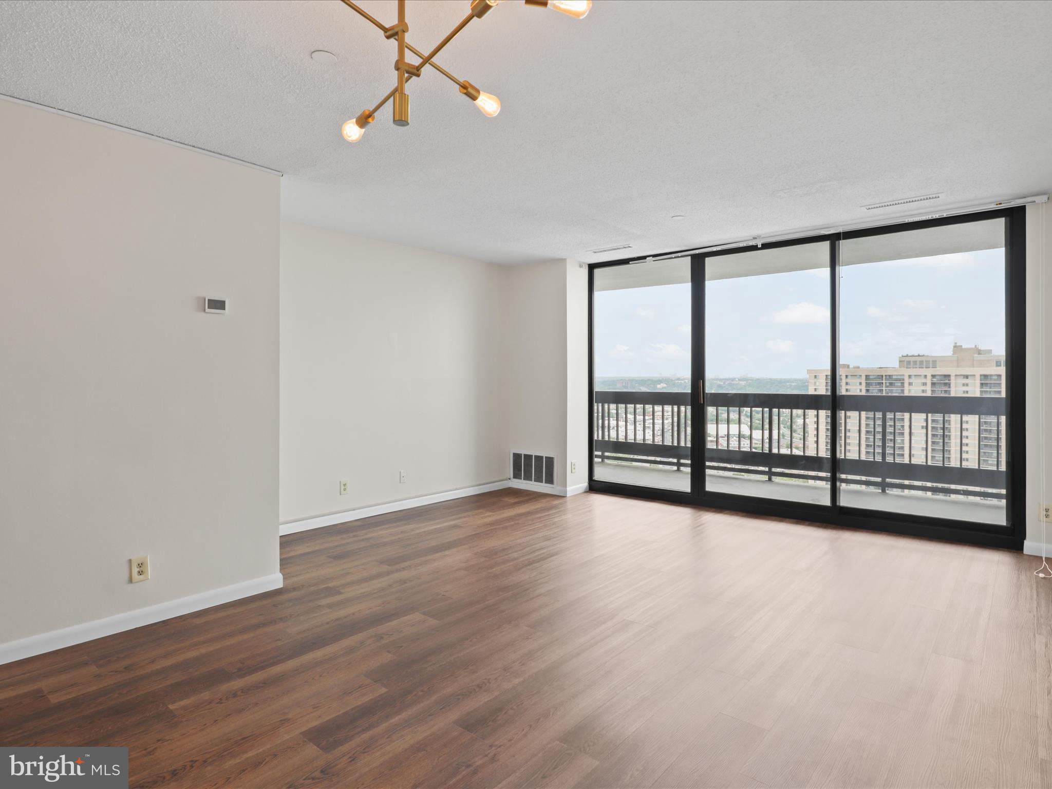 SKYLINE SQUARE CONDO - Residential Lease