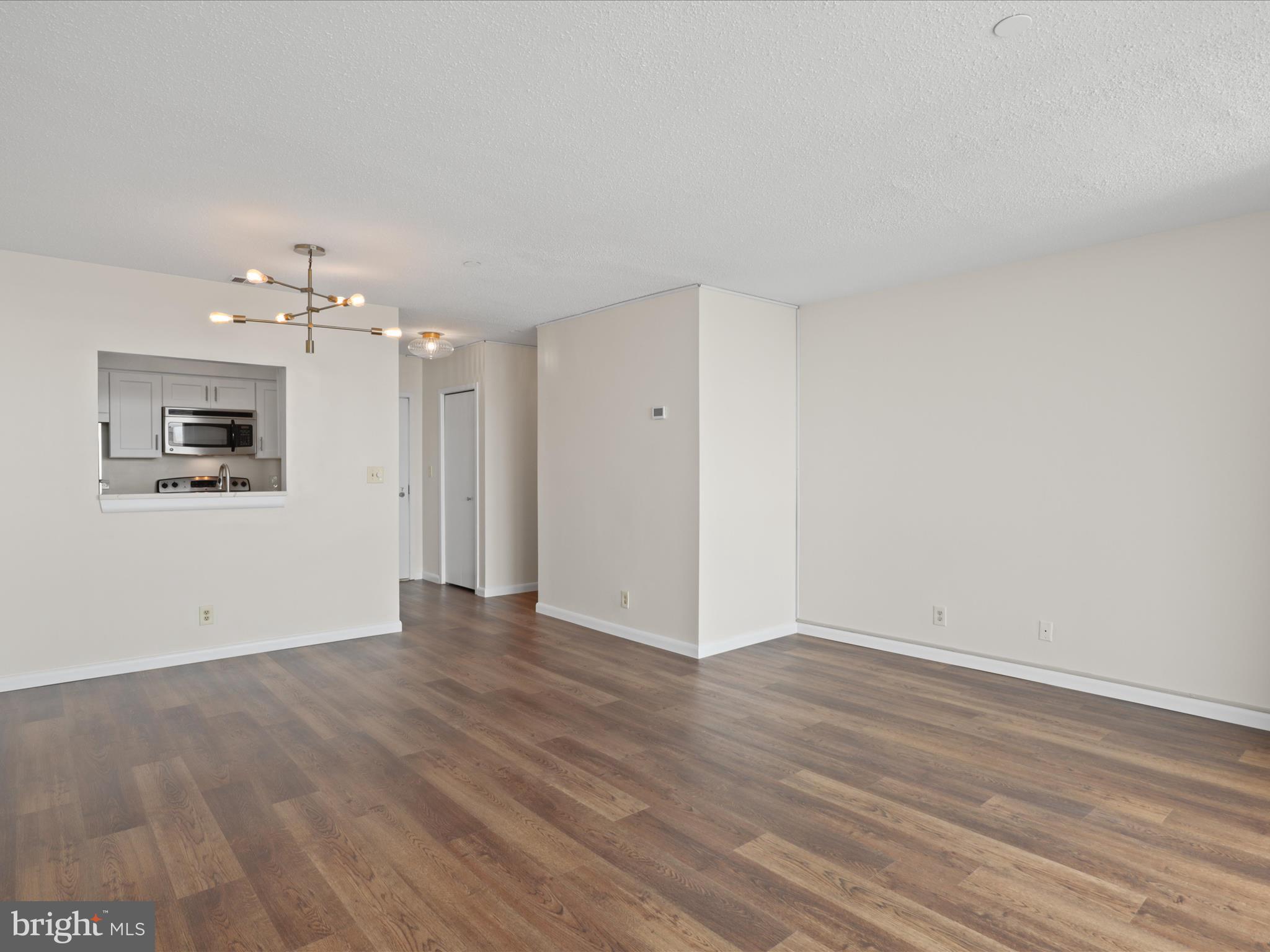 SKYLINE SQUARE CONDO - Residential Lease