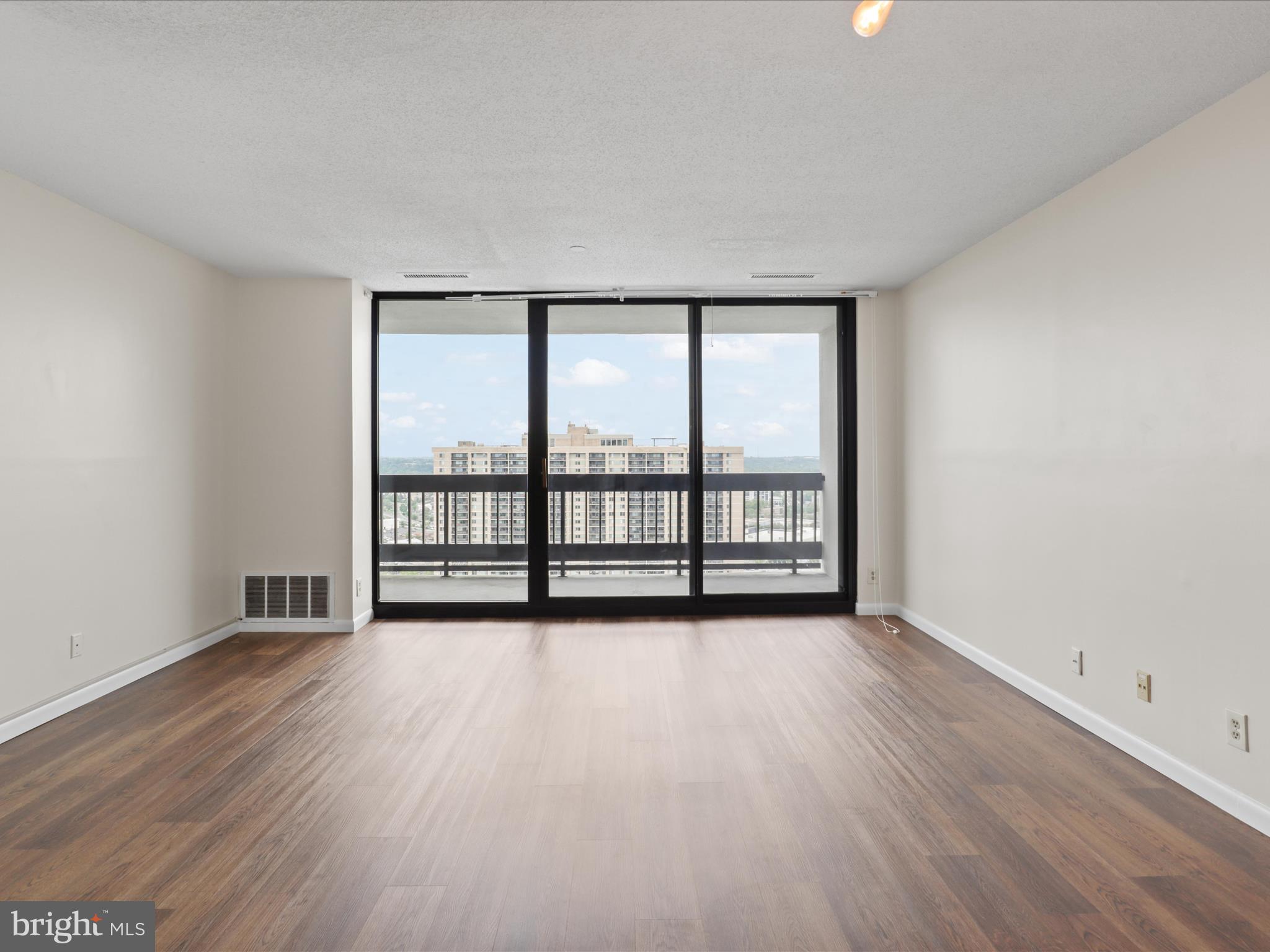 SKYLINE SQUARE CONDO - Residential Lease