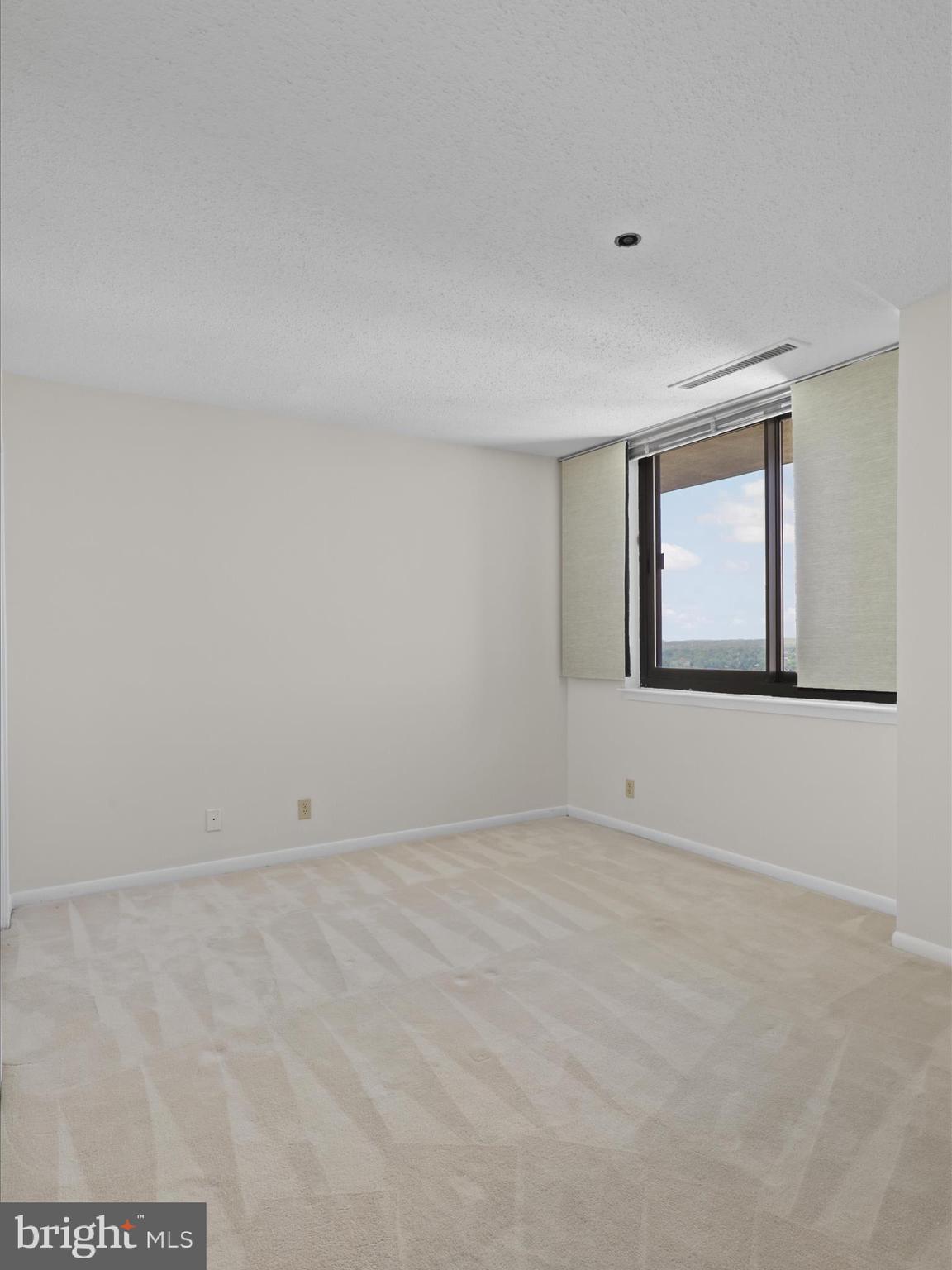 SKYLINE SQUARE CONDO - Residential Lease