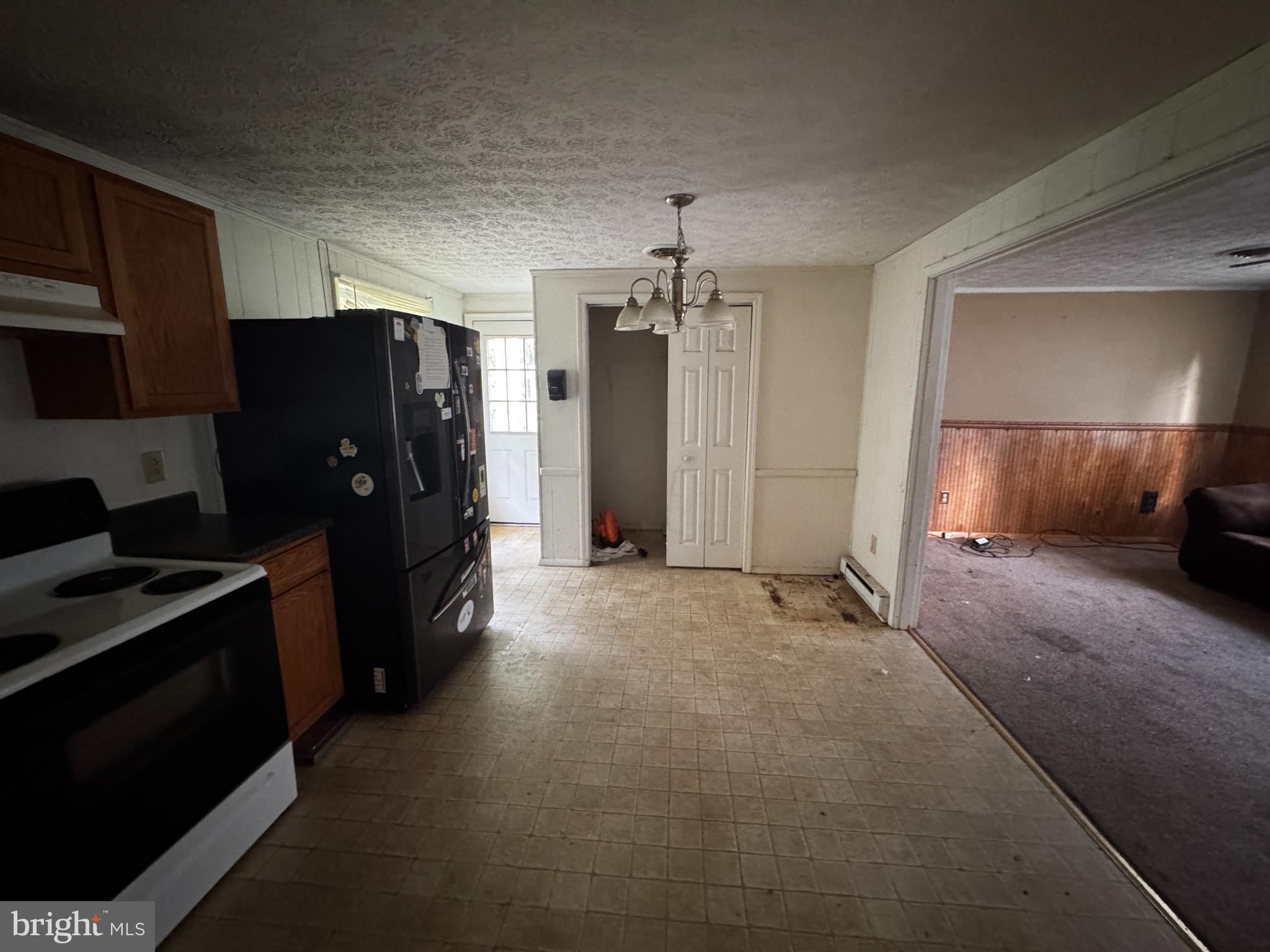 WHITE OAK MANOR - Residential