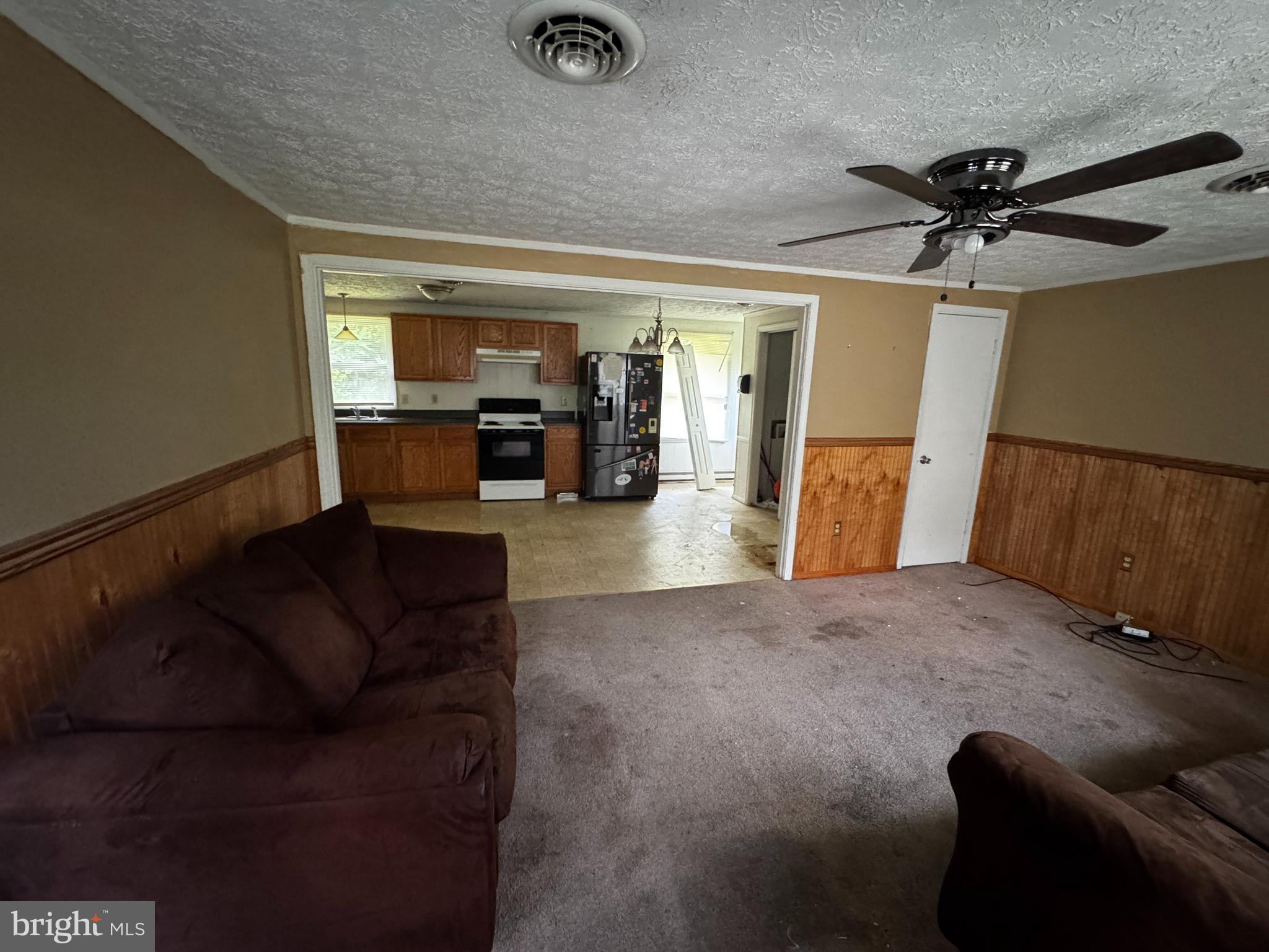 WHITE OAK MANOR - Residential