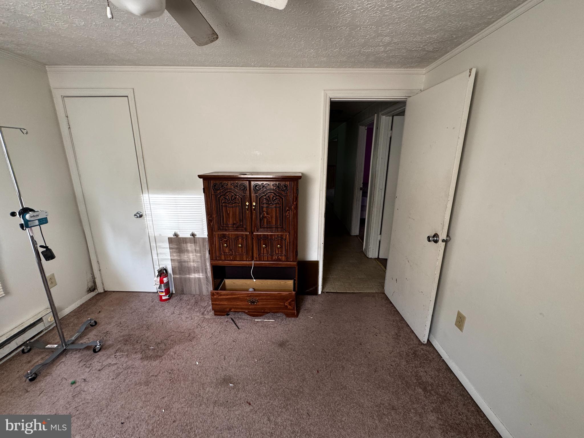 WHITE OAK MANOR - Residential