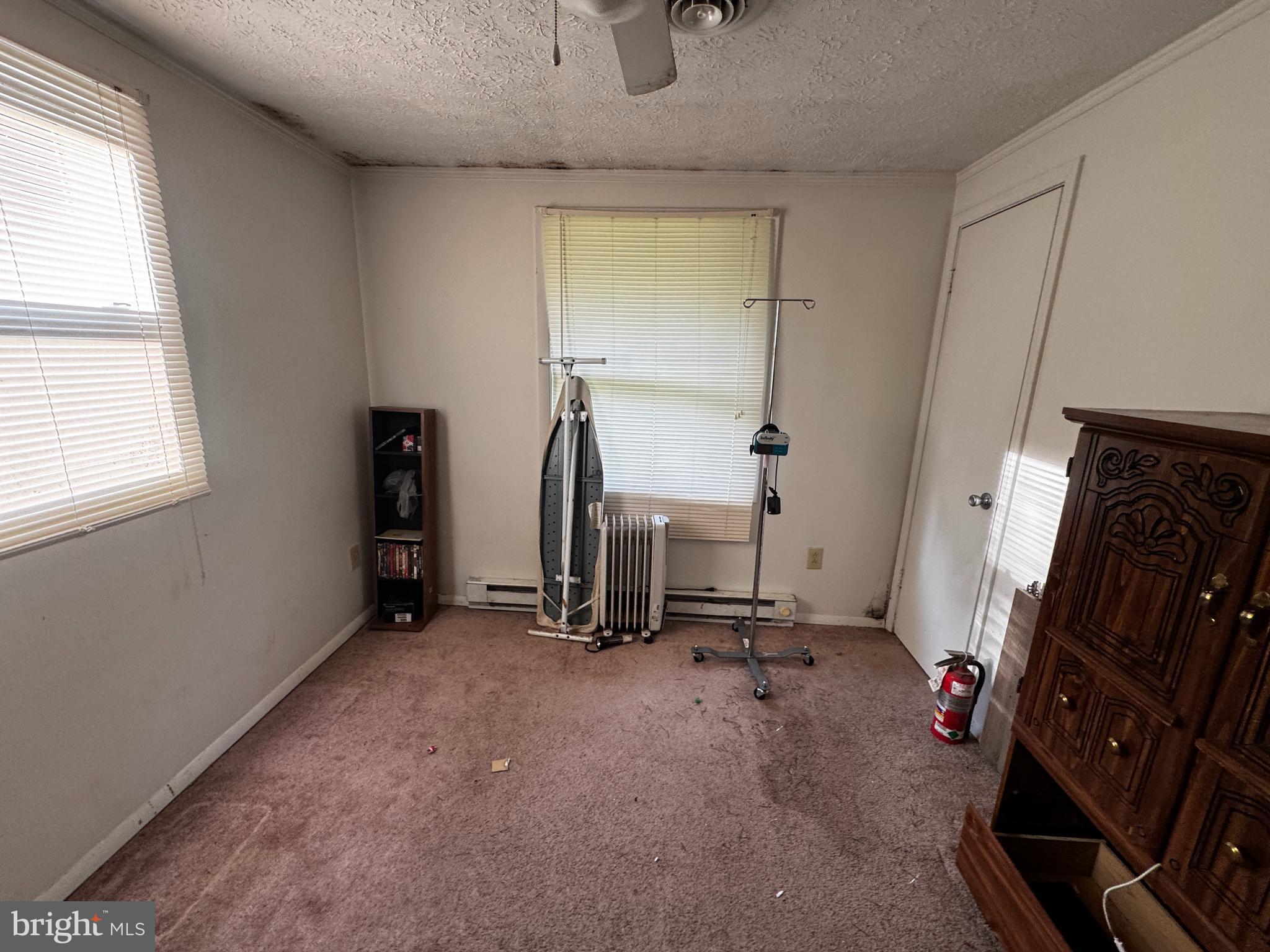 WHITE OAK MANOR - Residential