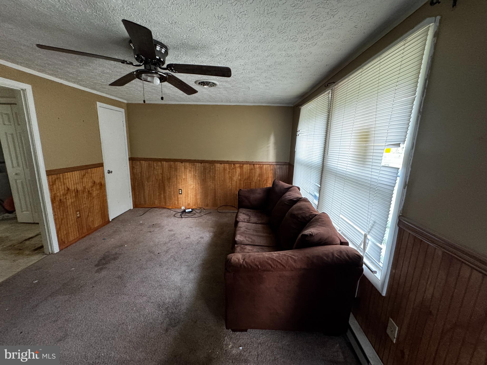 WHITE OAK MANOR - Residential