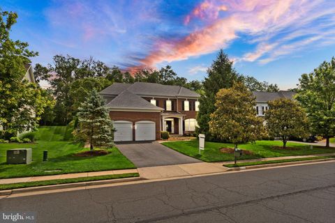 Photo of 1814 Woods Edge Drive NE, LEESBURG, VA 20176 (MLS # VALO2116924)