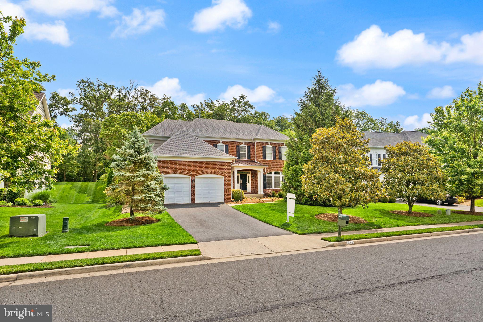 1814 WOODS EDGE DRIVE NE