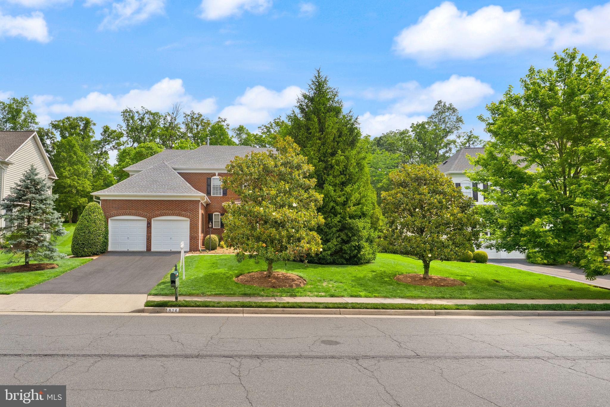 1814 WOODS EDGE DRIVE NE