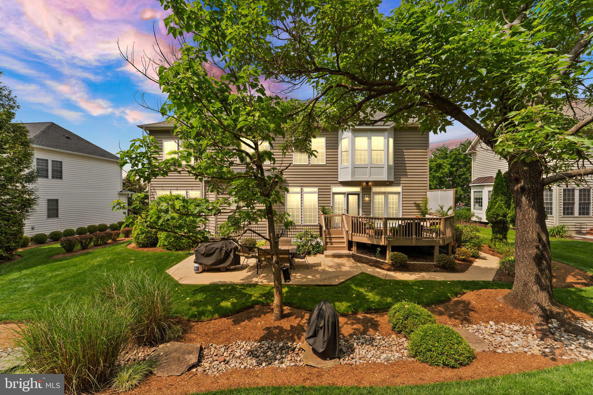 1814 WOODS EDGE DRIVE NE