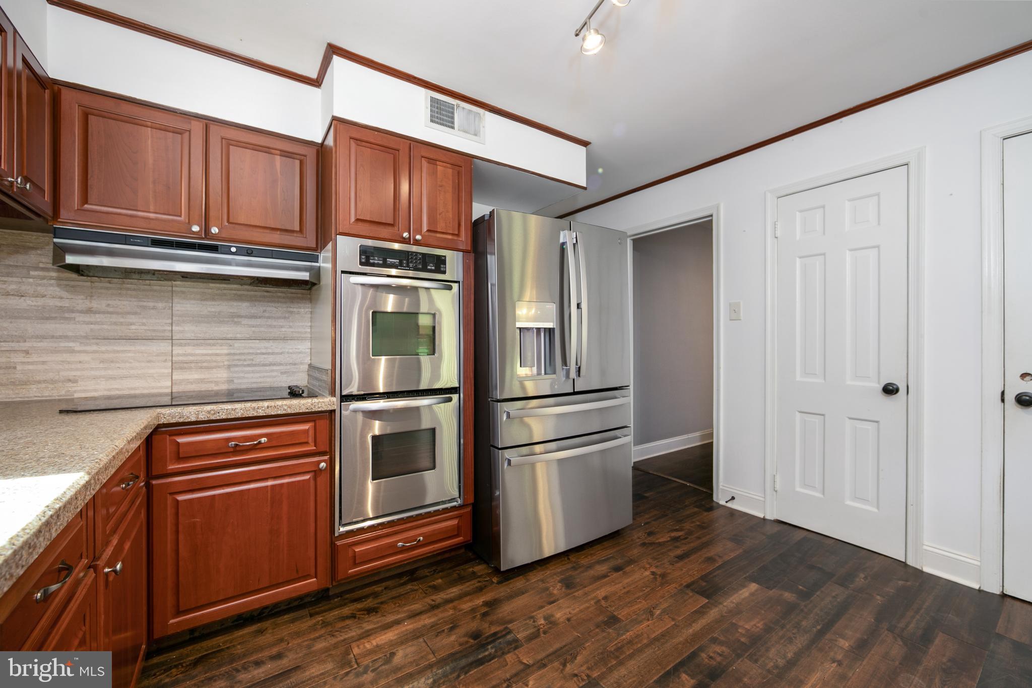 HUNTINGDON VALLEY - Residential