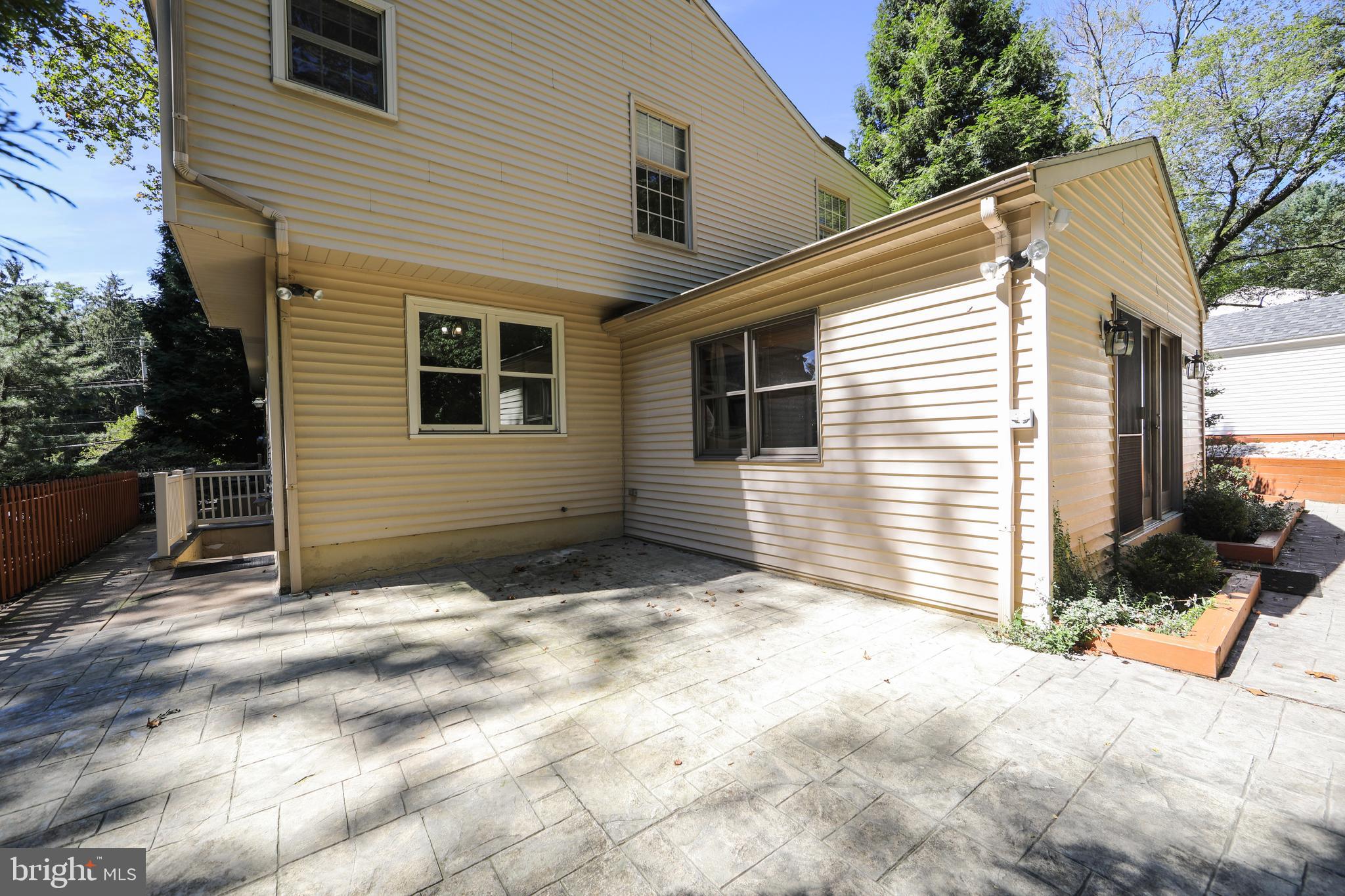 HUNTINGDON VALLEY - Residential