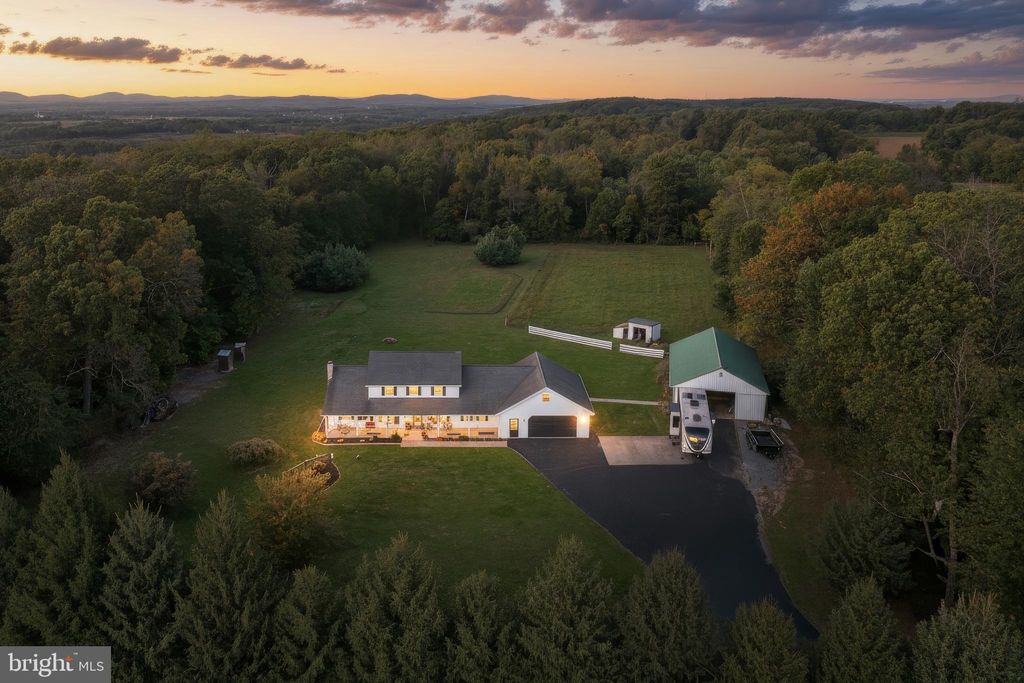 Photo of 368 Leedy Road, SPRING GROVE, PA 17362 (MLS # PAYK2091944)