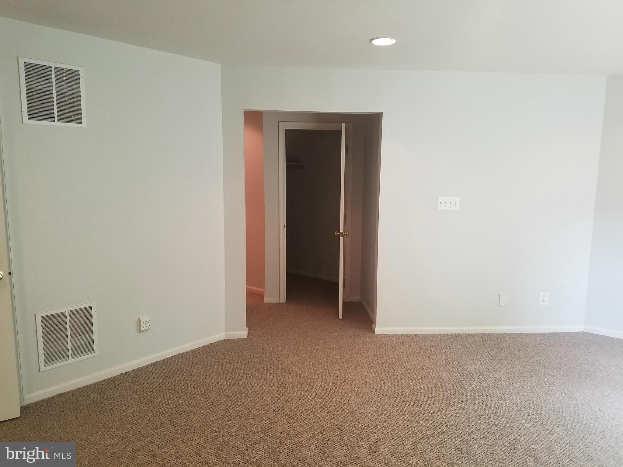 SIGNATURE AT BROADLANDS - Residential