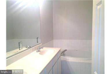 SIGNATURE AT BROADLANDS - Residential