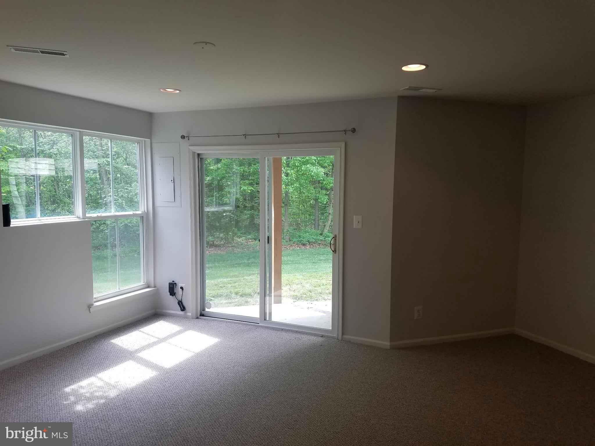 SIGNATURE AT BROADLANDS - Residential