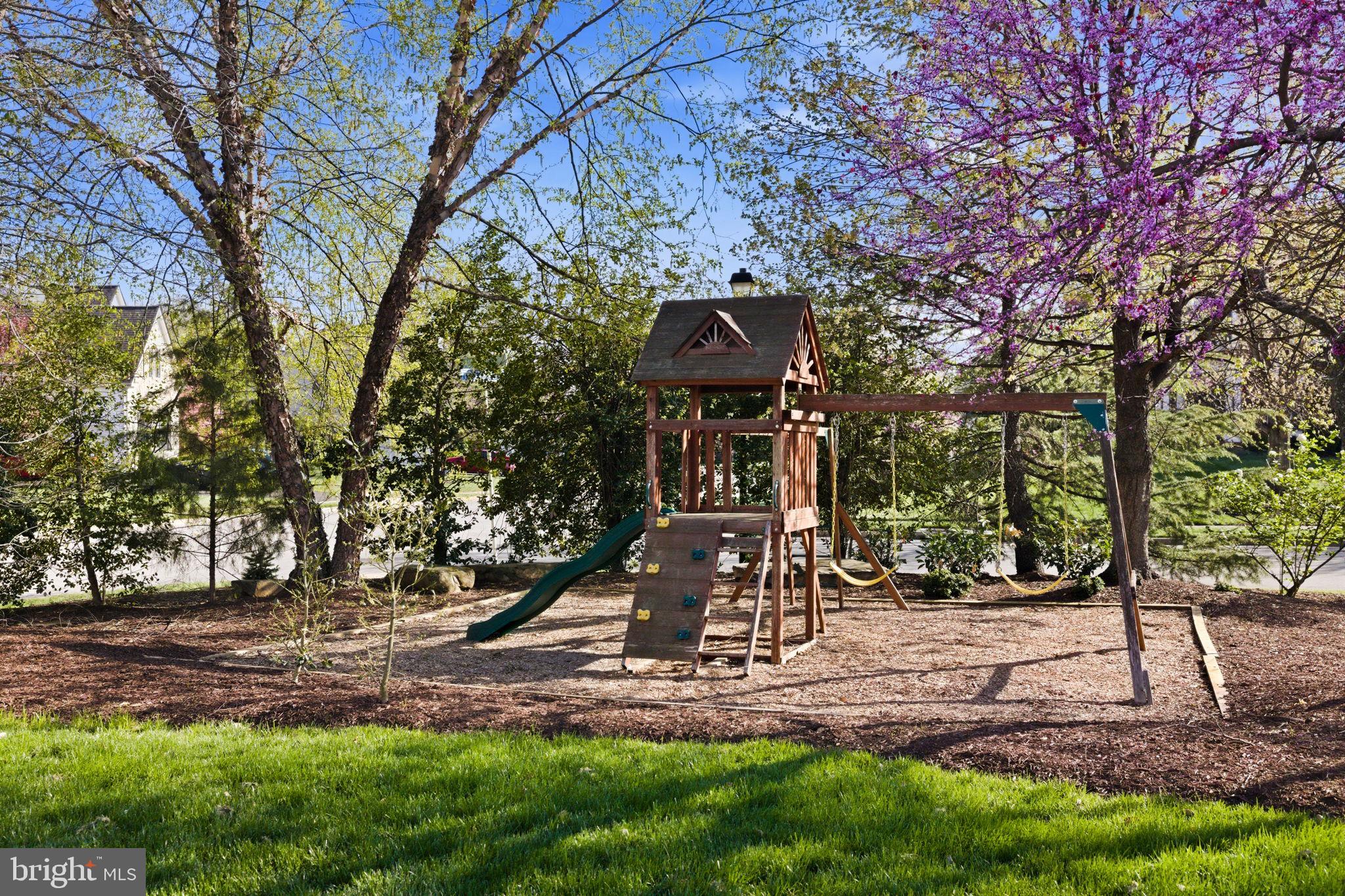 FOREST MANOR - Residential