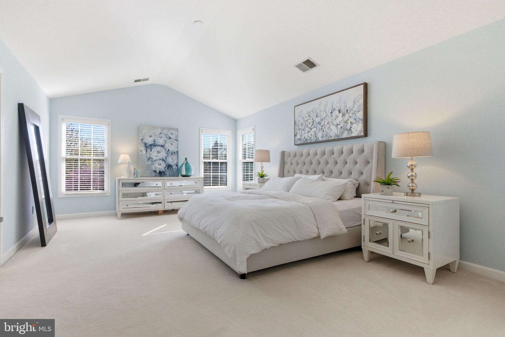 FOREST MANOR - Residential