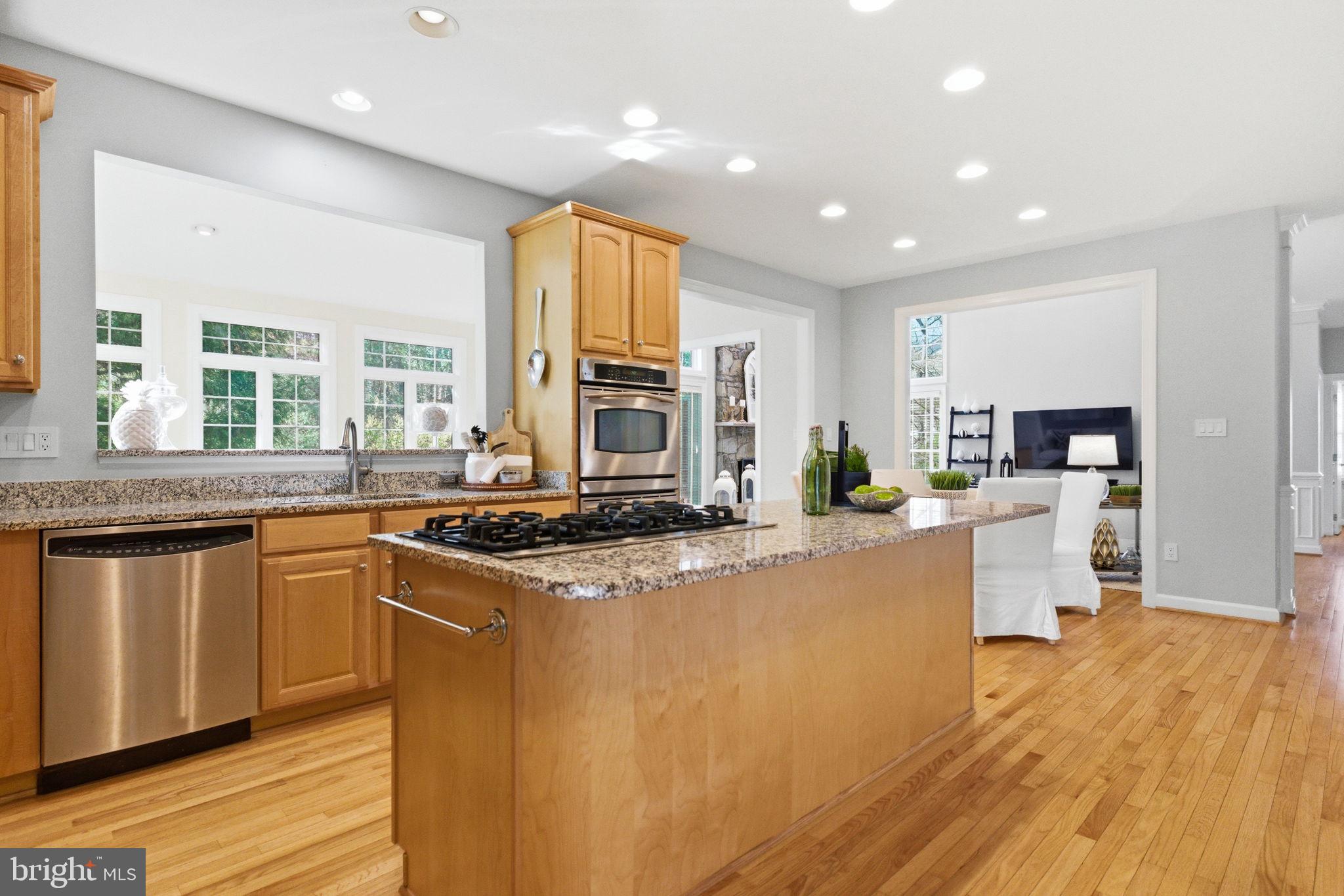 FOREST MANOR - Residential