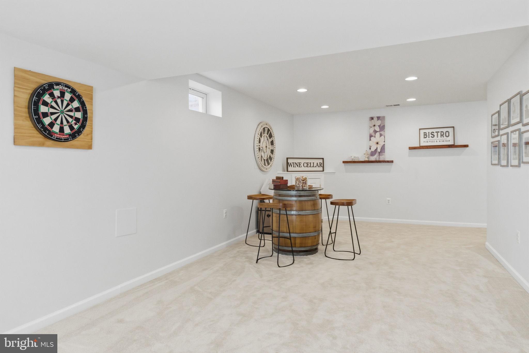 FOREST MANOR - Residential