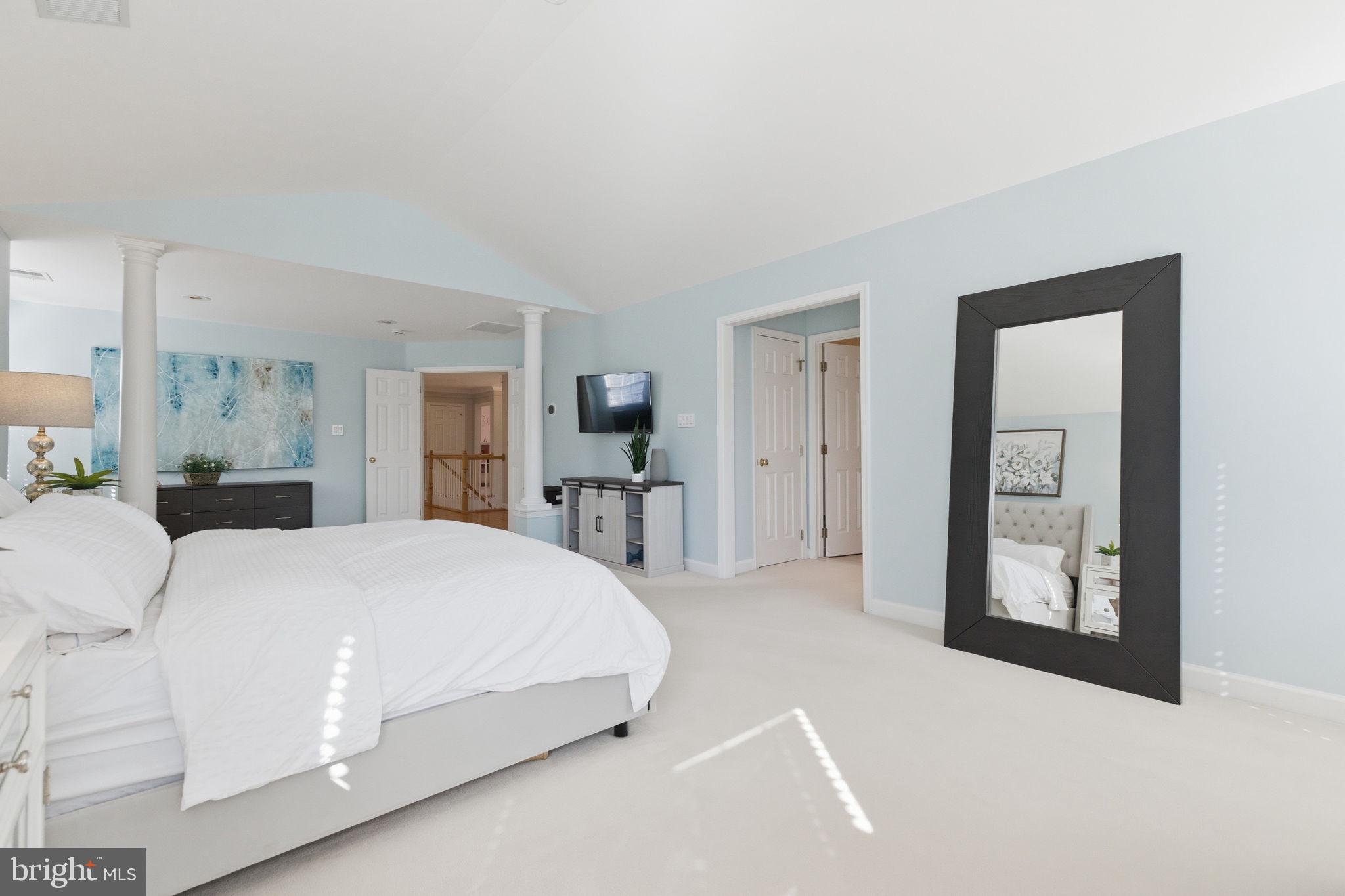 FOREST MANOR - Residential