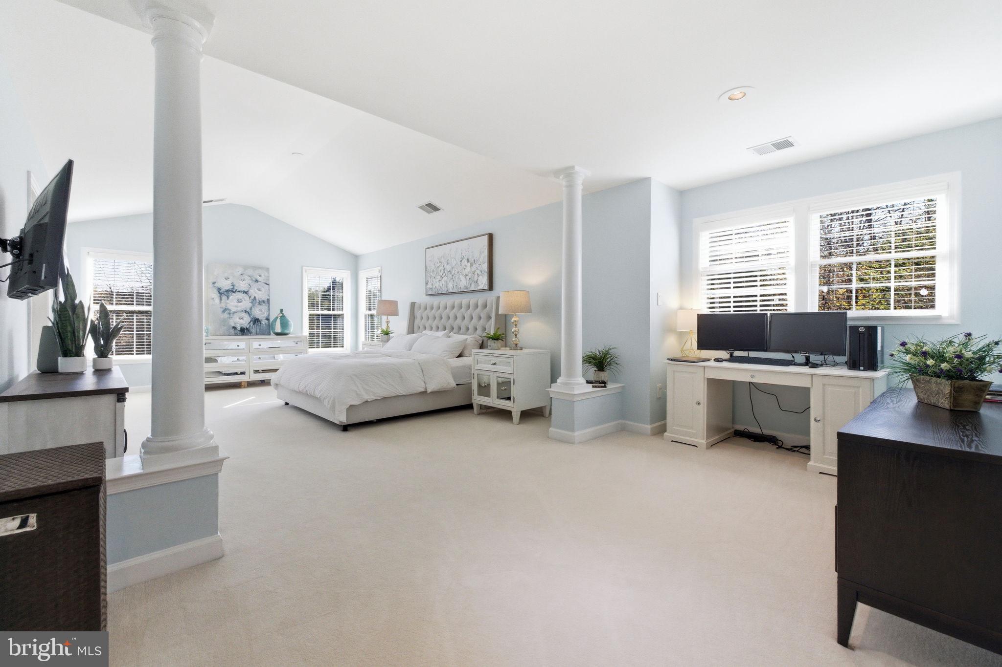 FOREST MANOR - Residential