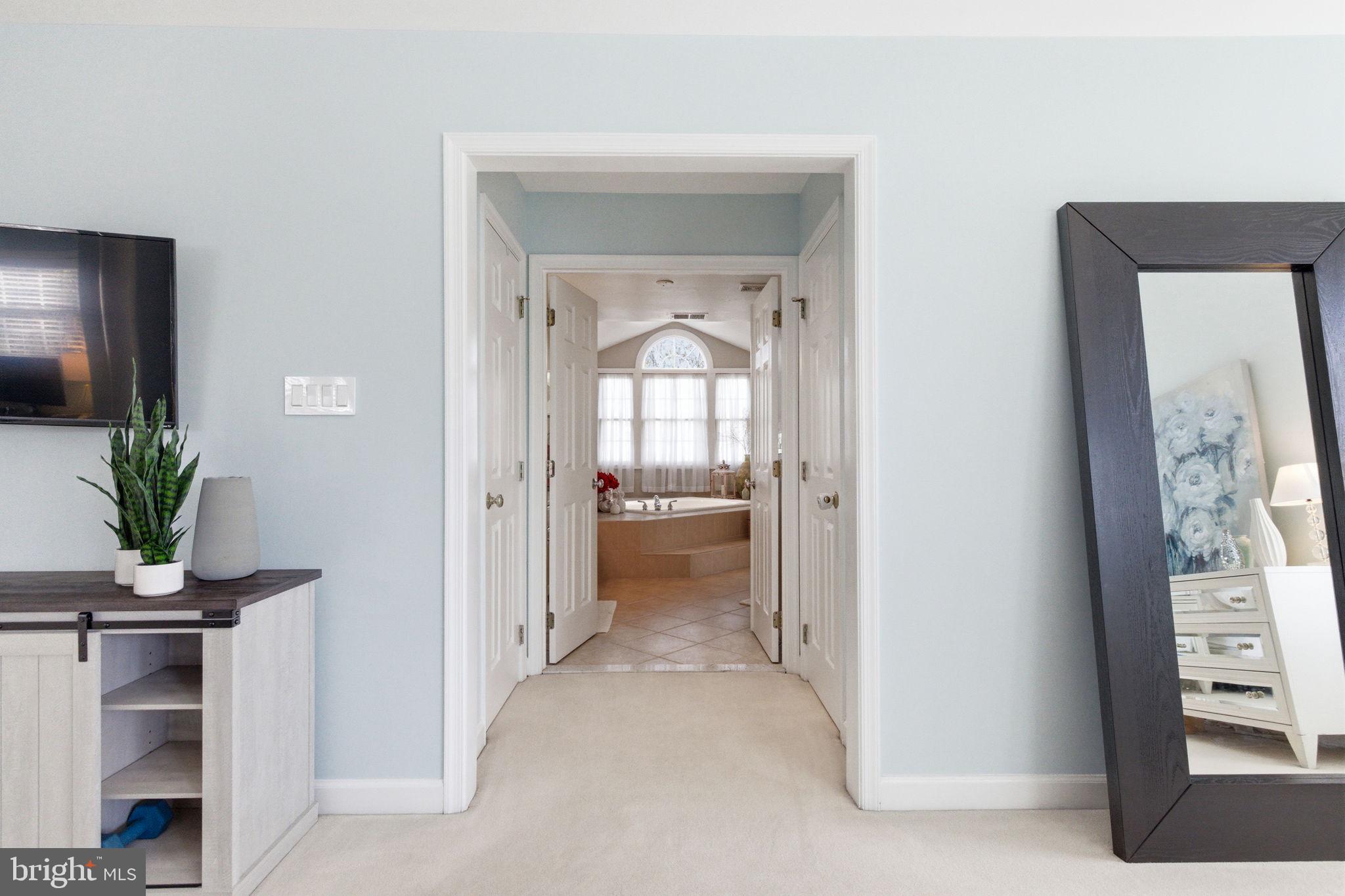 FOREST MANOR - Residential