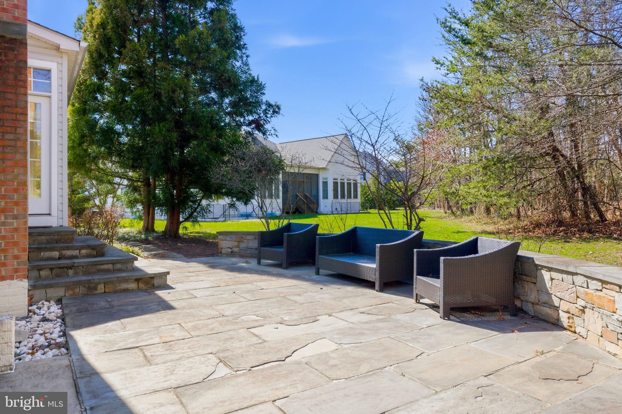 FOREST MANOR - Residential