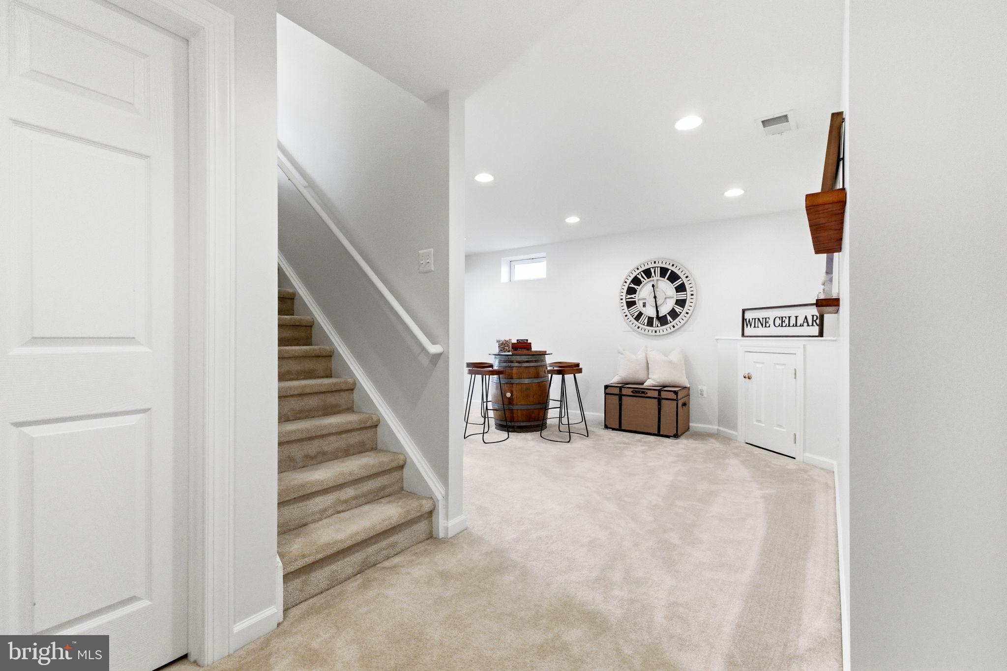 FOREST MANOR - Residential