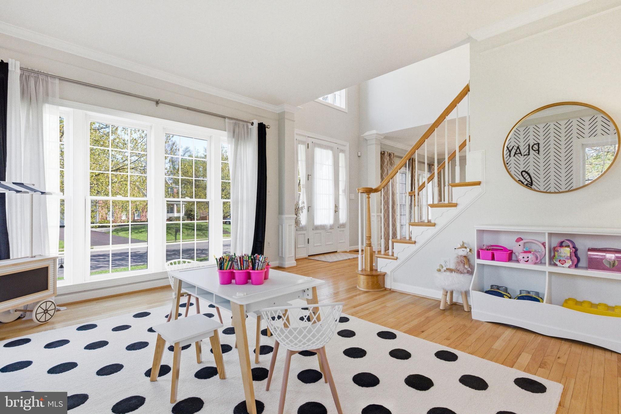 FOREST MANOR - Residential