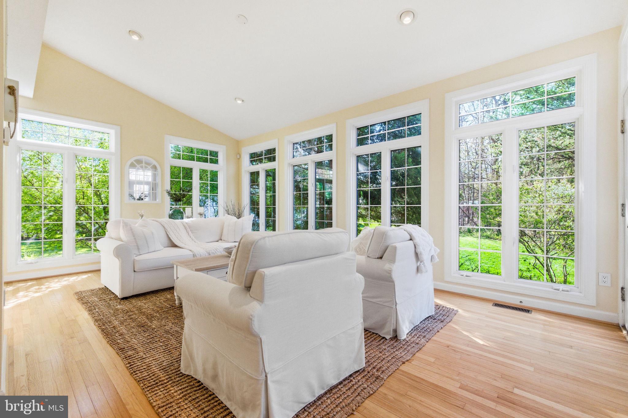 FOREST MANOR - Residential