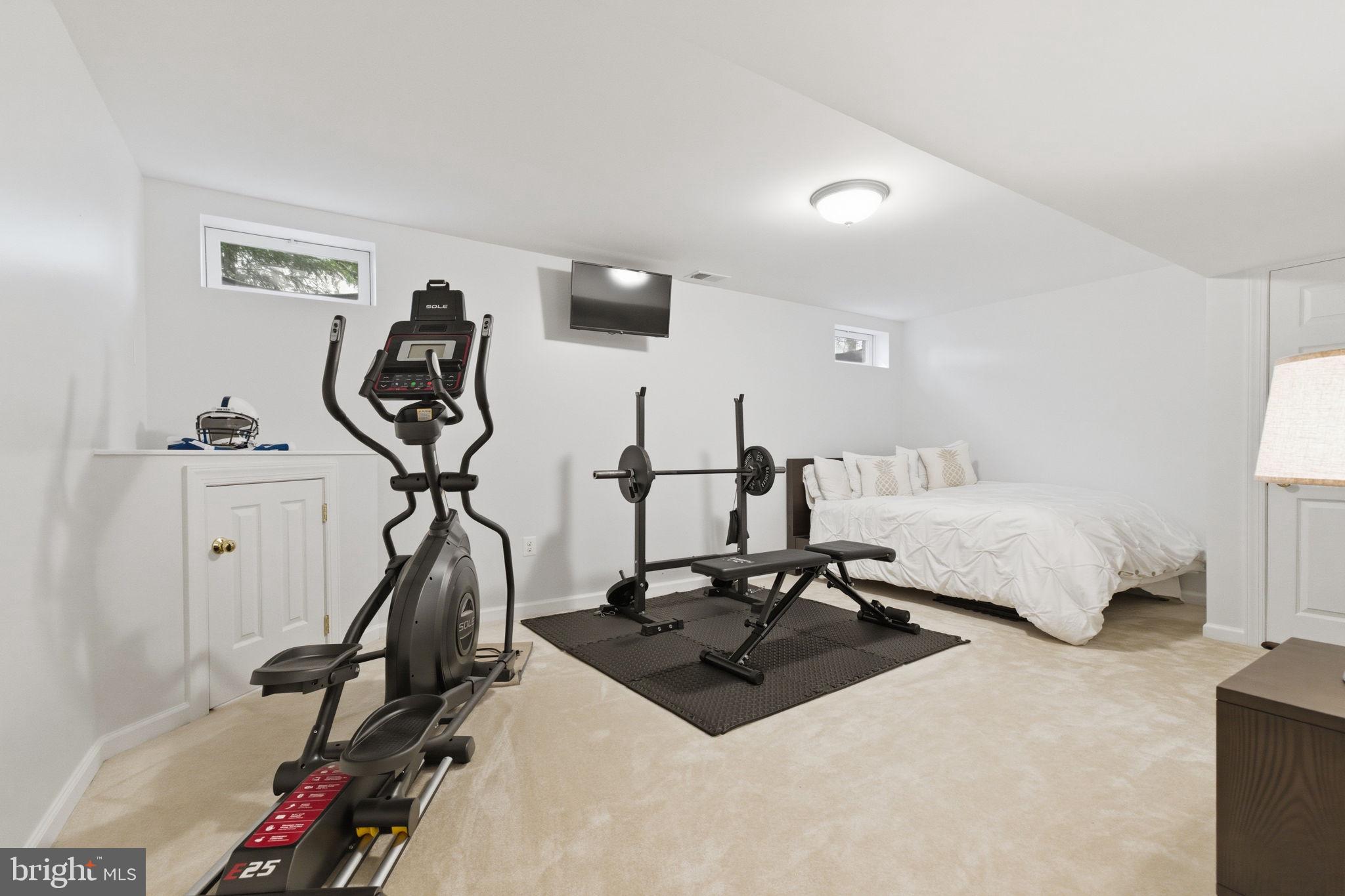 FOREST MANOR - Residential