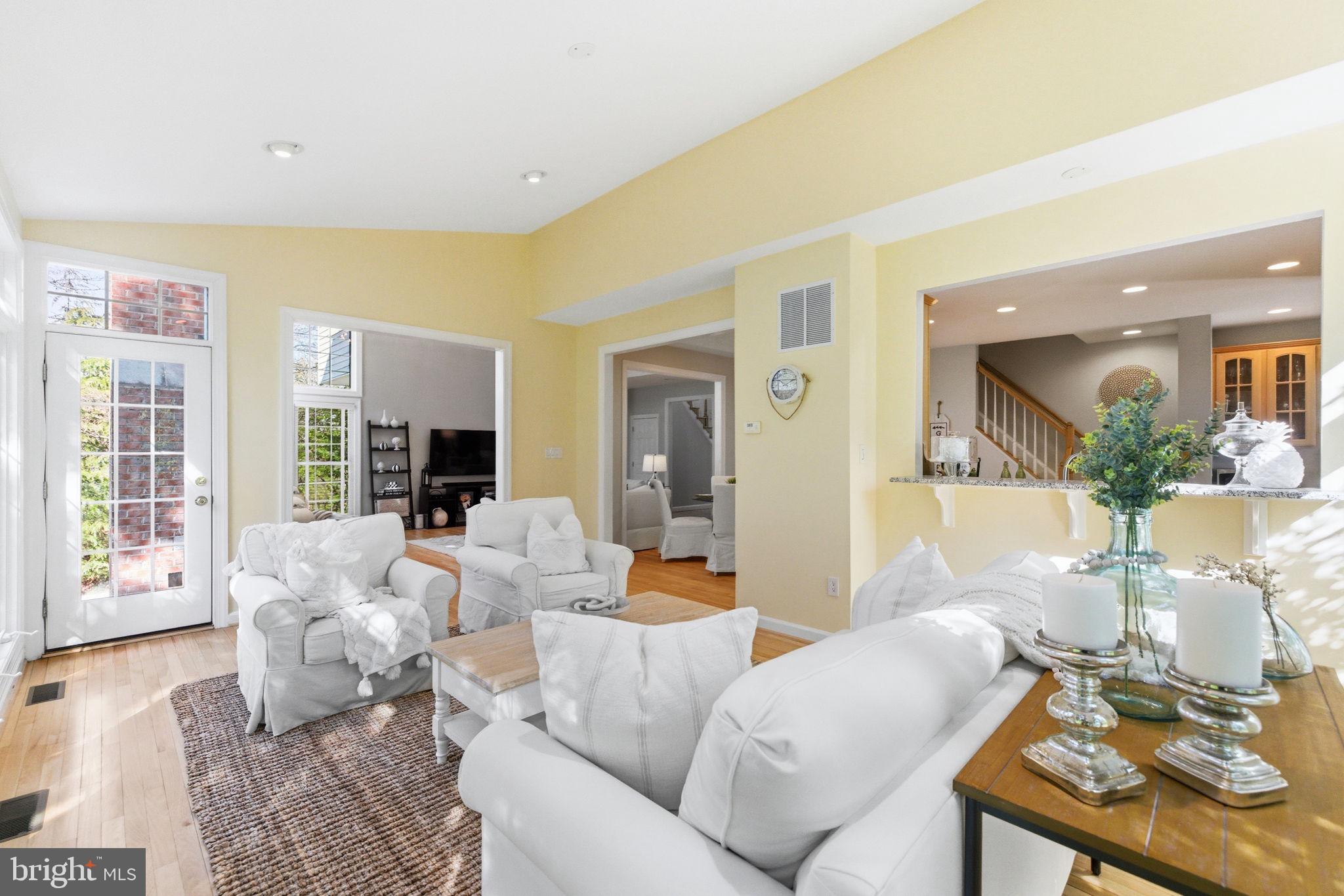 FOREST MANOR - Residential