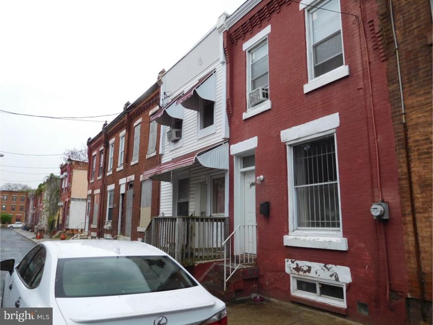 Kensington Philly 3 bedroom house is in need of  rehab, Good condition All offers will be presented, $7500 deposit and proof of funds will be required, AS IS addendum and buyer is responsible for u/o. Seller is equitable owner. Assignment transaction. Cash or hard money financing only. All offers will be presented.. Deposit must be received within  24 hours and certified