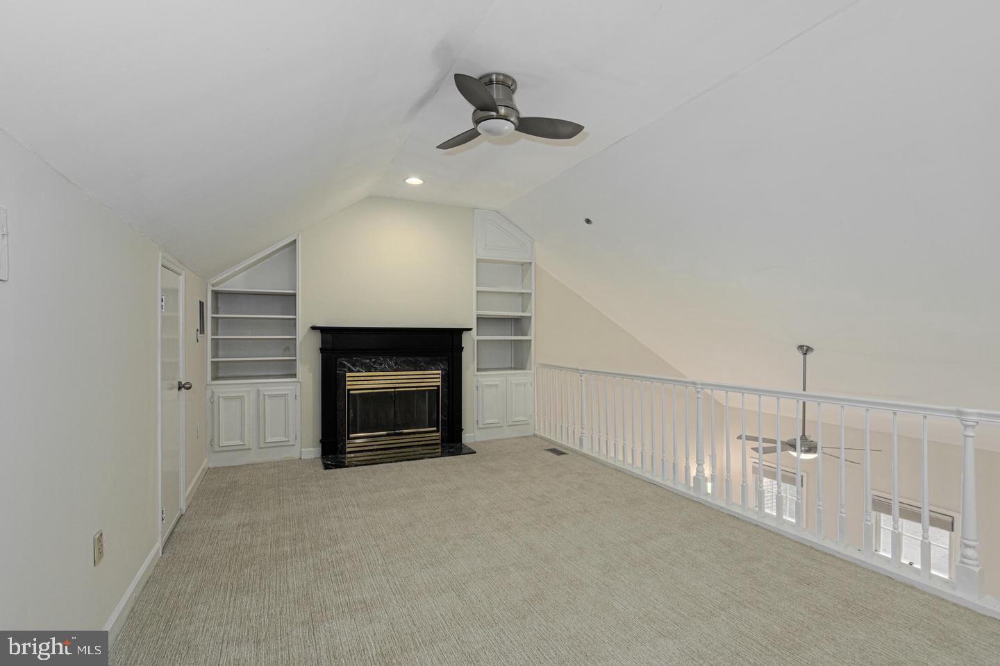 WHITLEY PARK CONDOMINIUM - Residential Lease