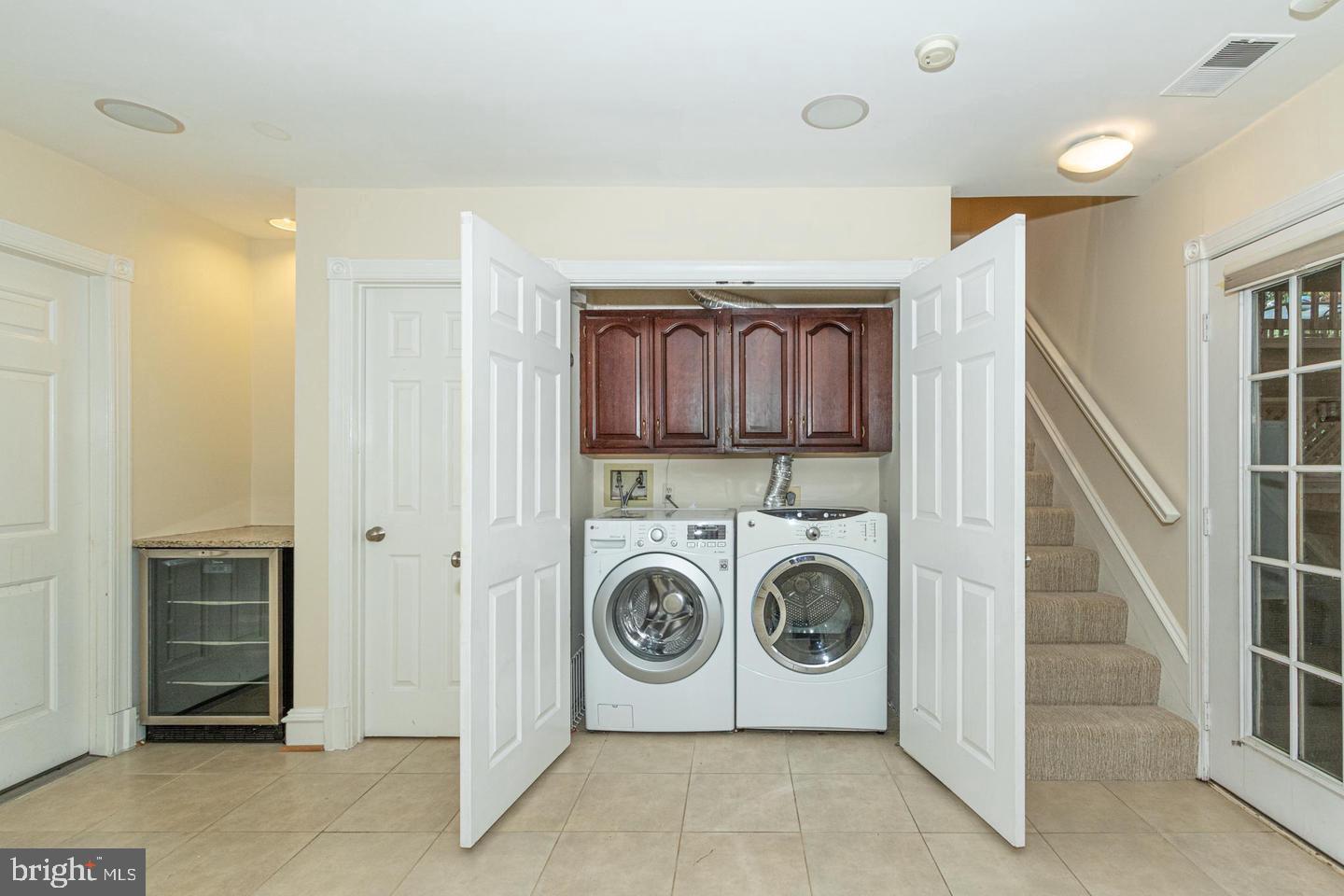 WHITLEY PARK CONDOMINIUM - Residential Lease