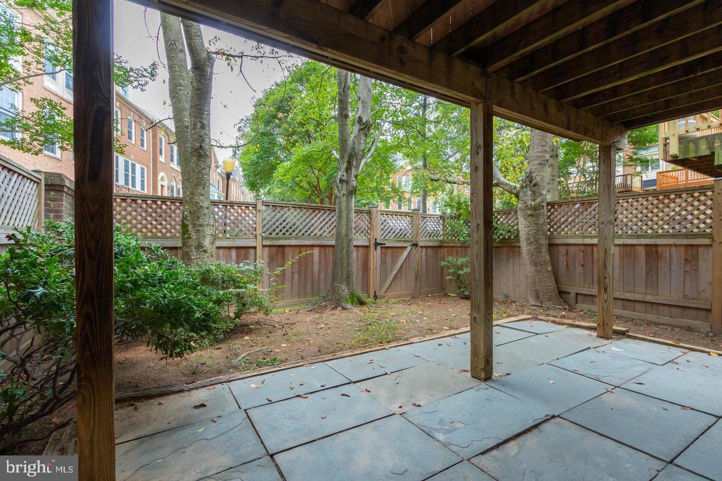 WHITLEY PARK CONDOMINIUM - Residential Lease