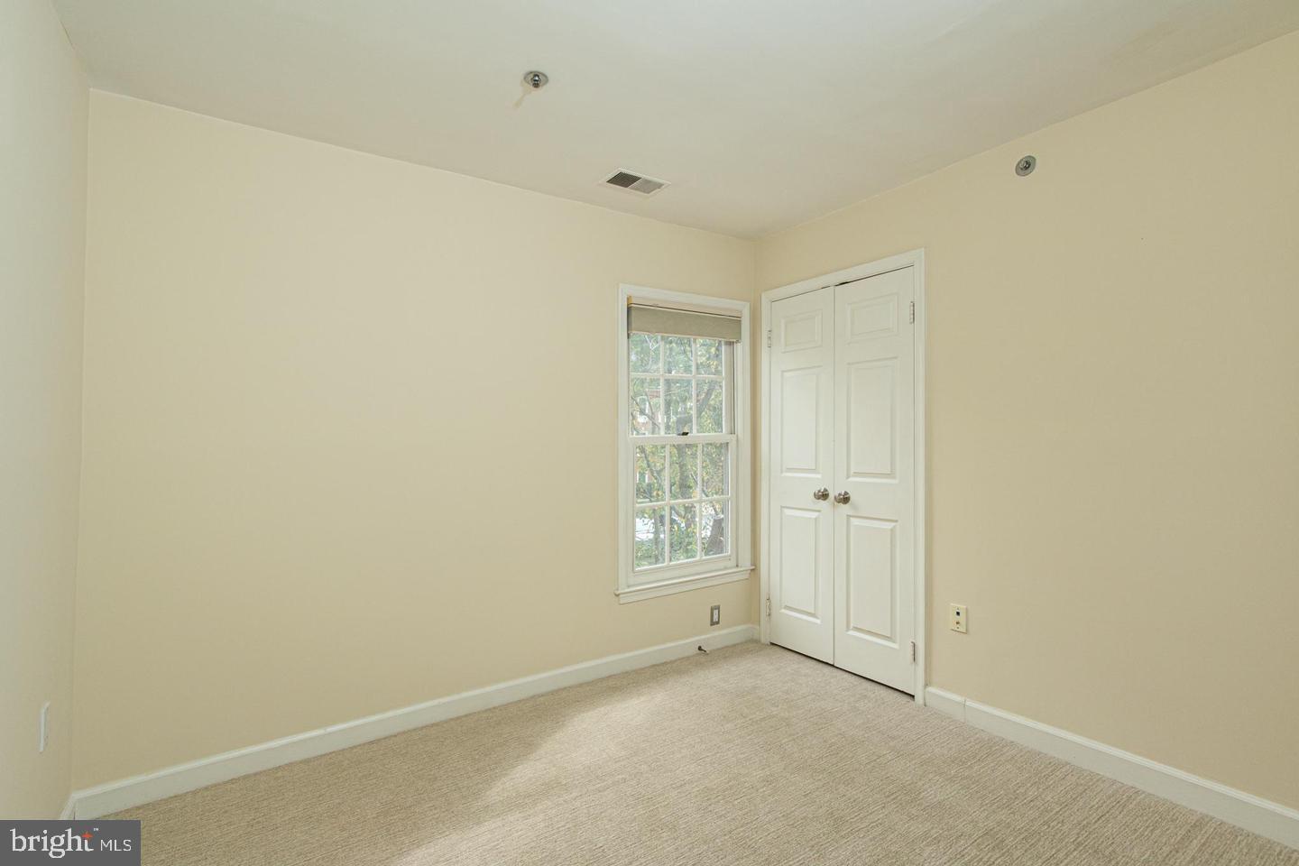 WHITLEY PARK CONDOMINIUM - Residential Lease