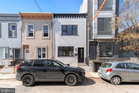 Townhouse For Sale - 1924 S Lambert Street<br/> PHILADELPHIA, PA 19145