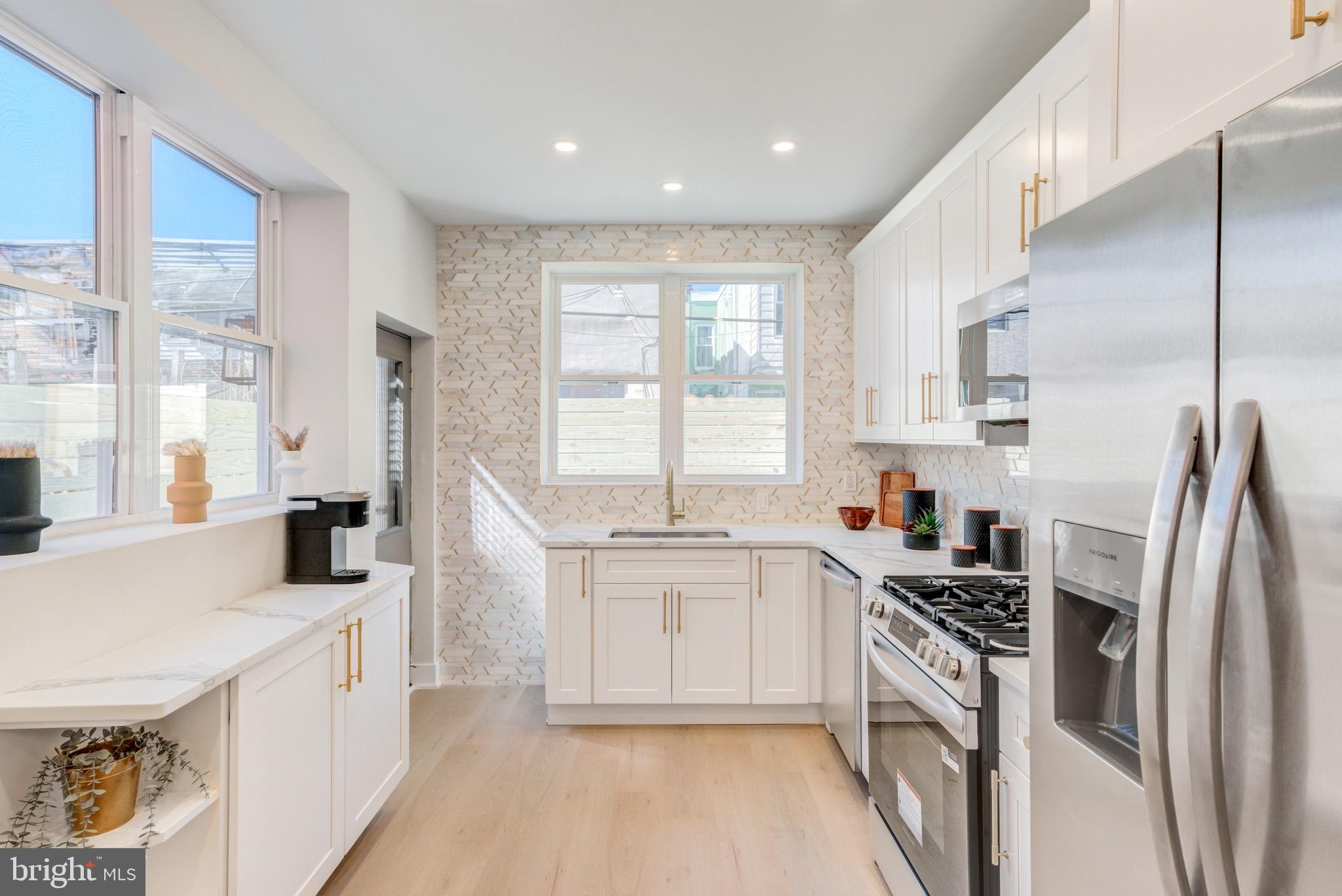 POINT BREEZE - Residential