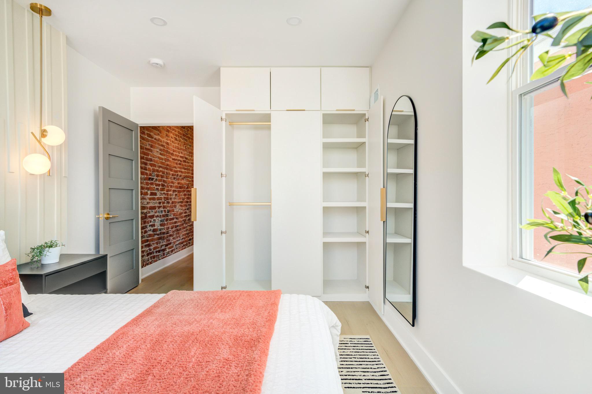 POINT BREEZE - Residential