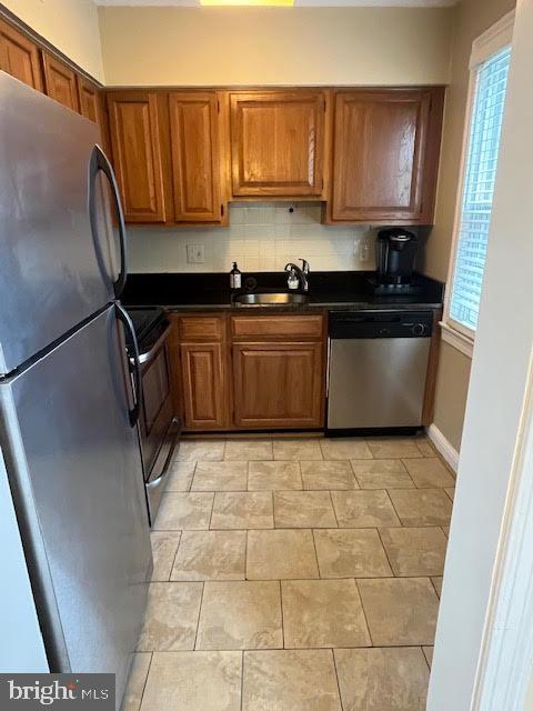 CAMBRIDGE COURTS - Residential Lease