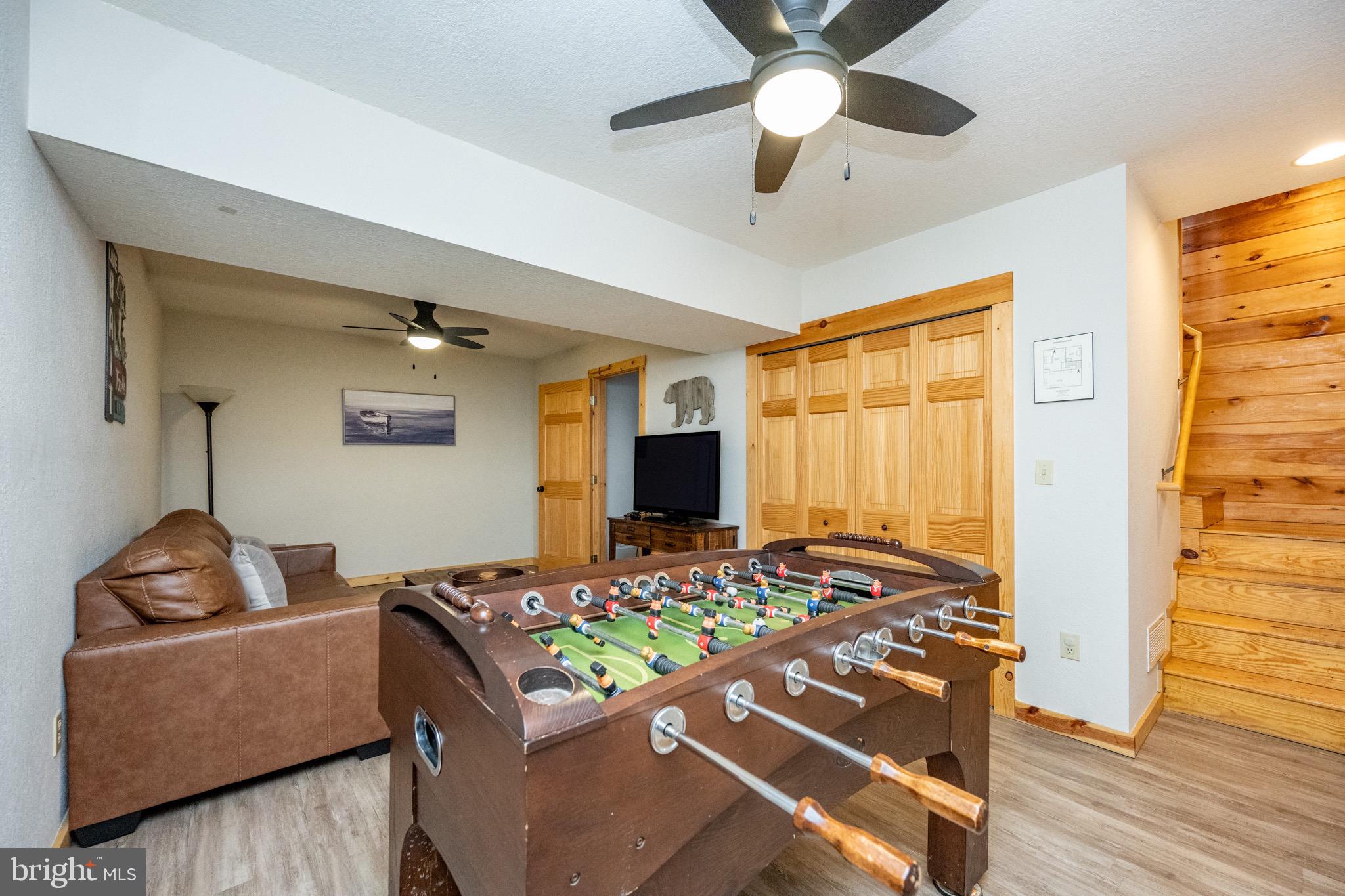 YELLOWSTONE VILLAGE - Residential